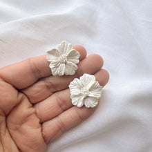 Load image into Gallery viewer, Wildflower Boho Stud